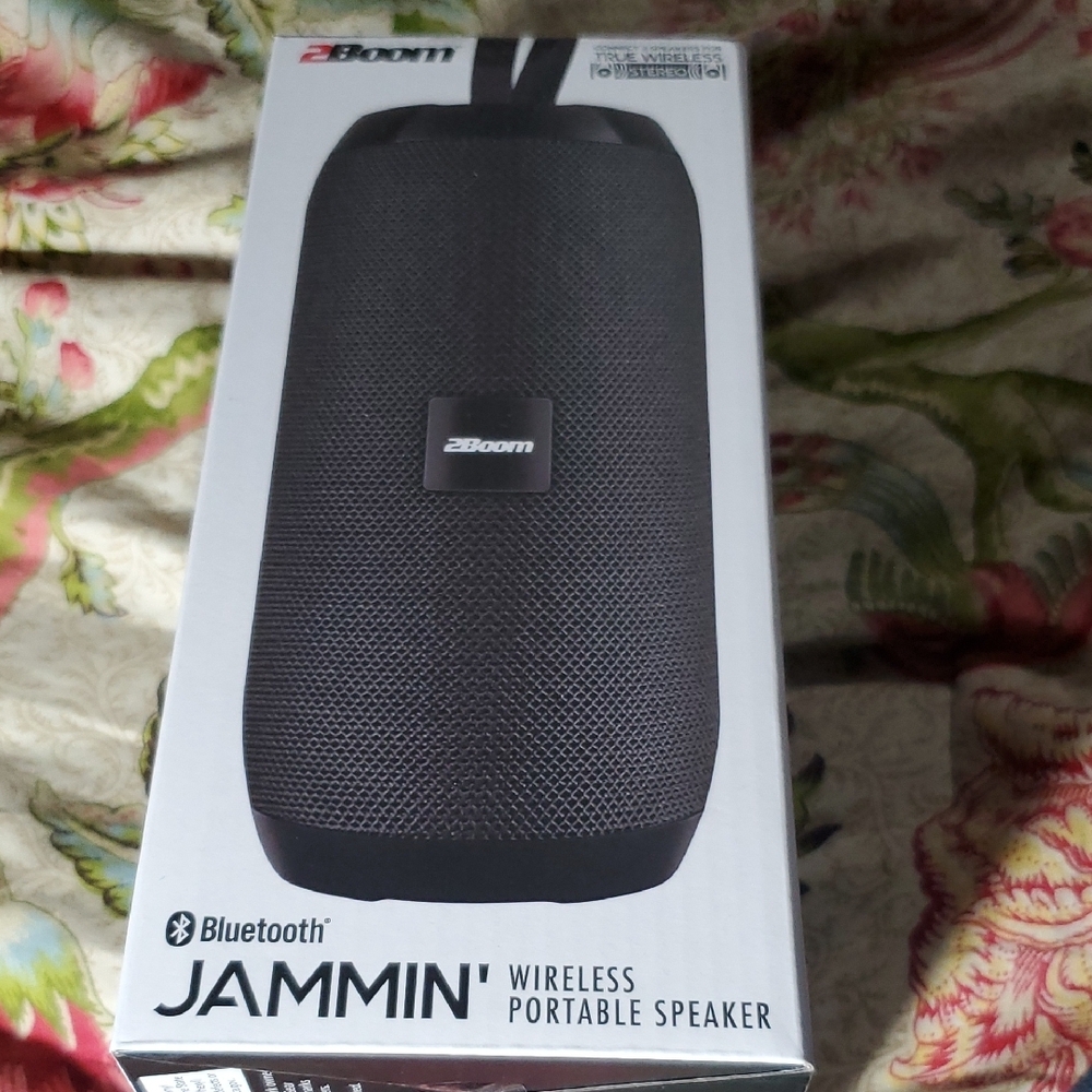 ✖️ NIB WIRELESS SPEAKER - Picture 6 of 15